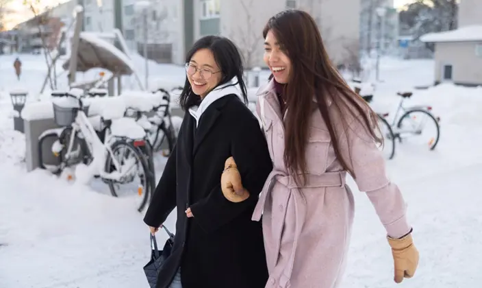 Flickor Vinter Bostadsområde